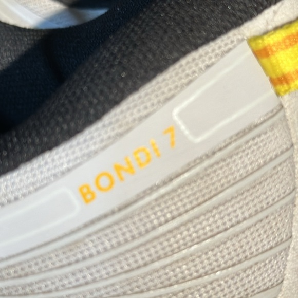 Hoka One One Bondi 7 Nimbus Cloud/ Radiant Yellow Size 12 - Picture 3 of 13